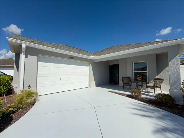 3 bedroom Block and Stucco Courtyard Villa
