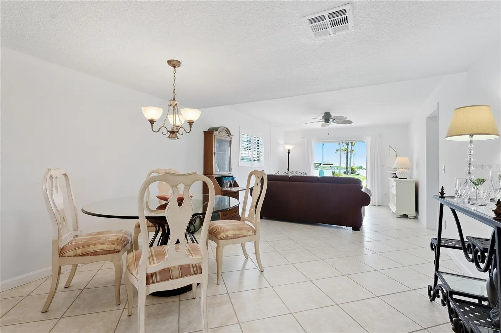 Dining room to Living Room