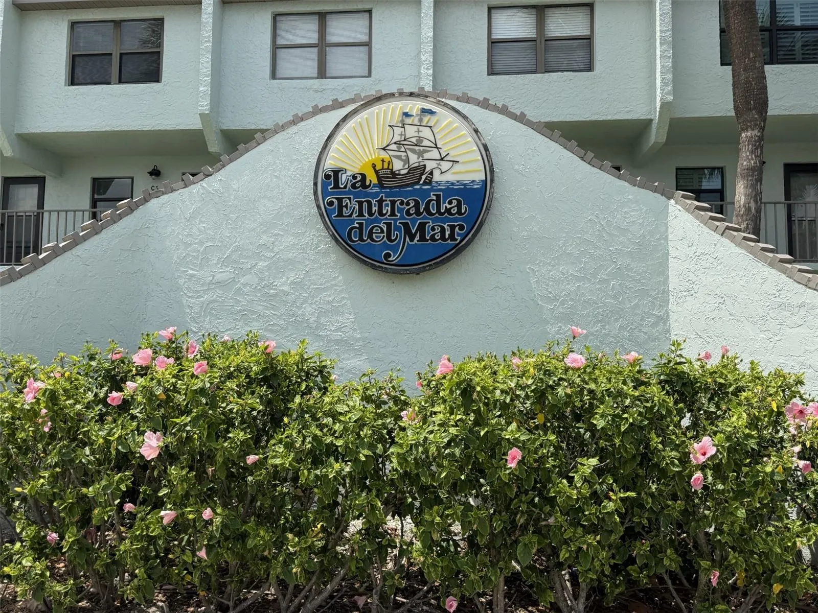 La Entrada Del Mar