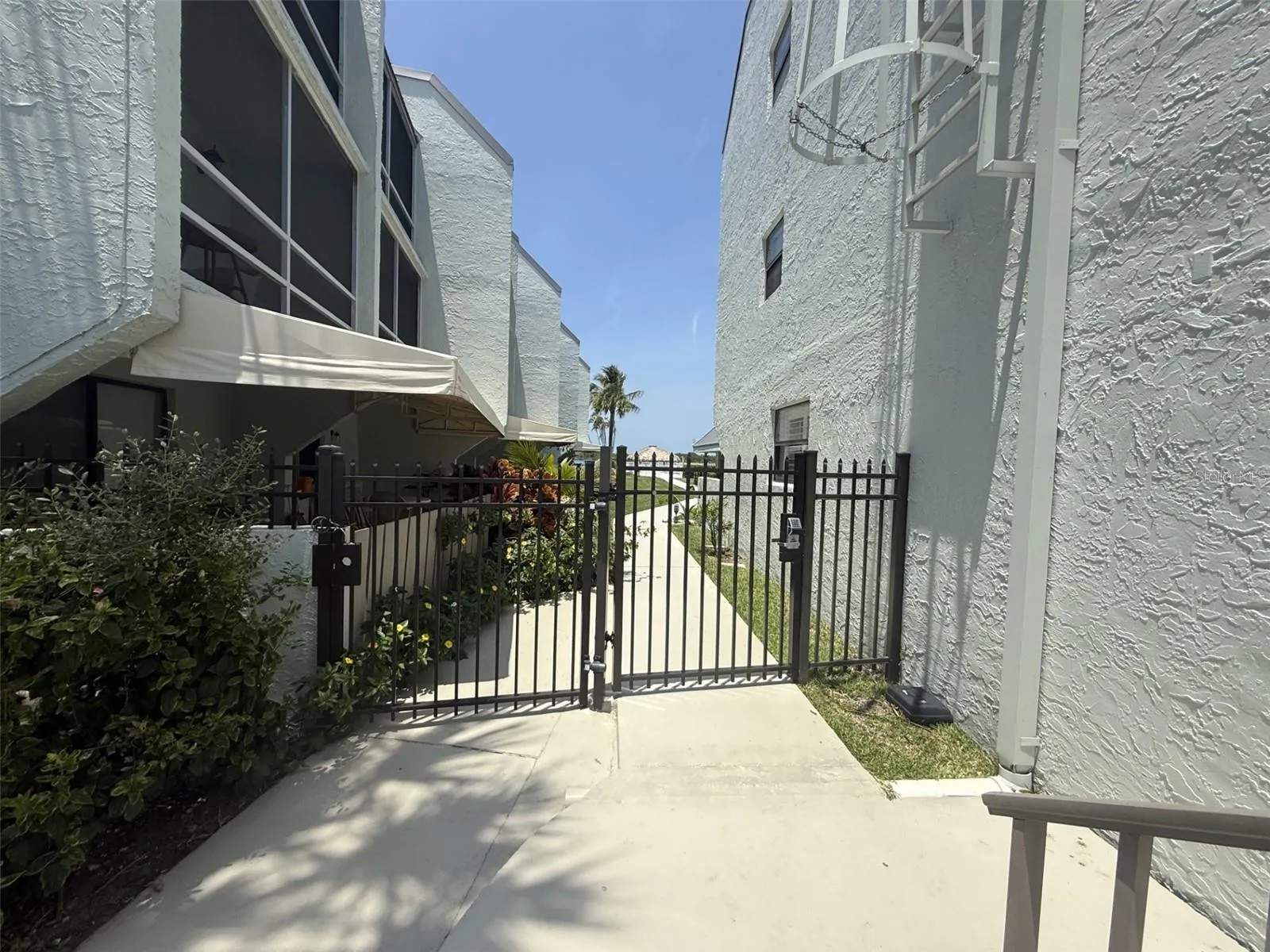 Community gate