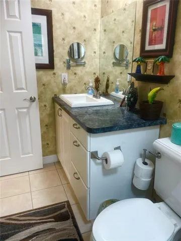 Ensuite #1 bath