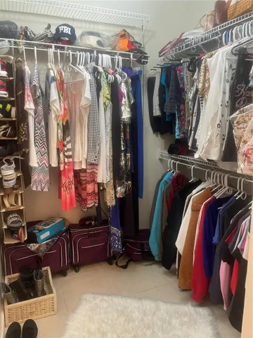 Ensuite #1 closet