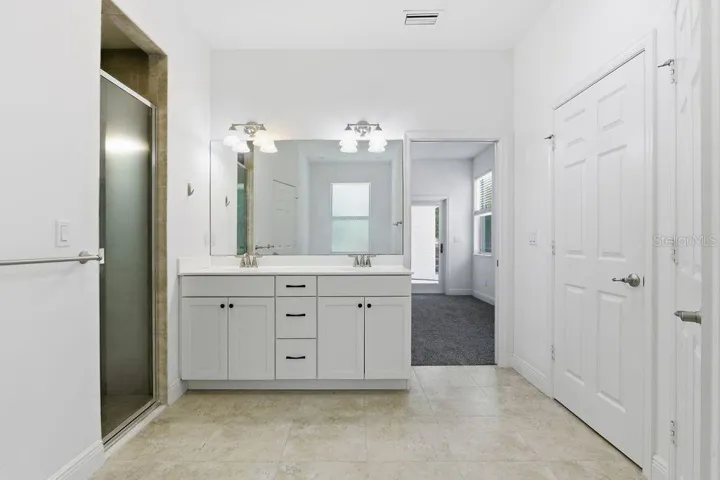 Primary On Suite Bath