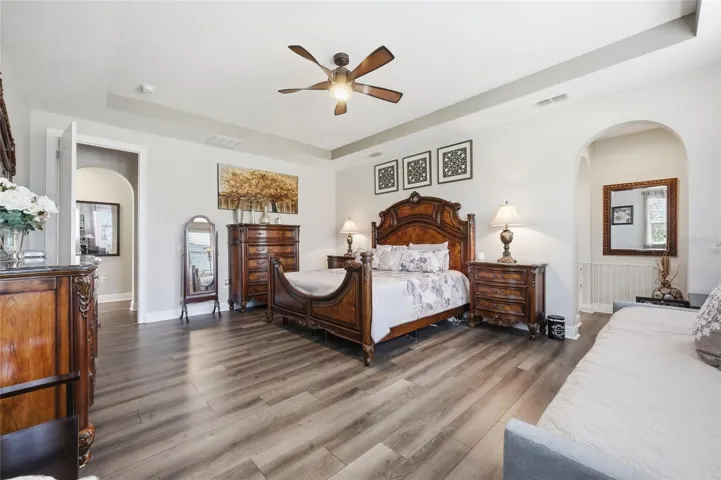 Primary Bedroom (2nd Floor)