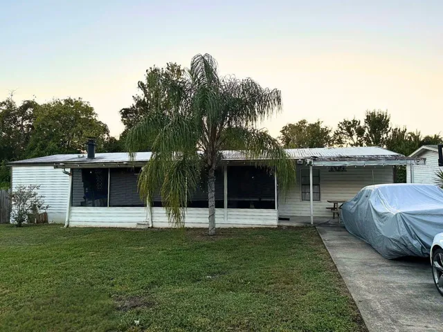 Welcome to 17049 Bay Avenue