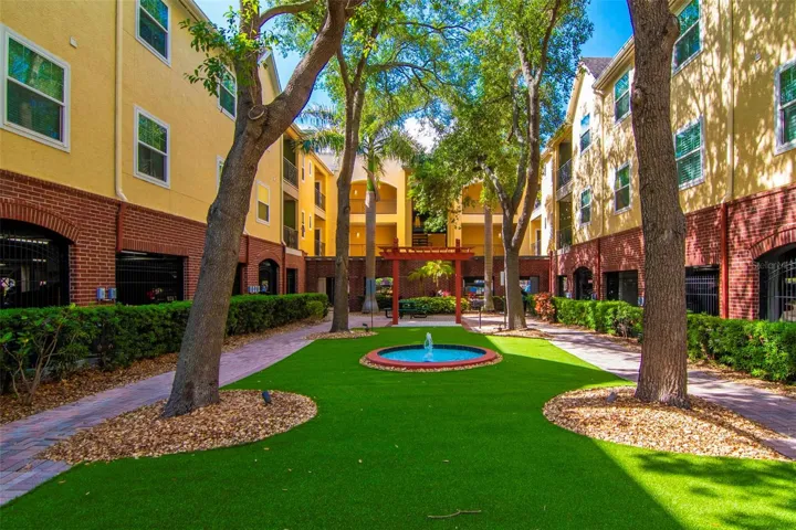 2010 Courtyard