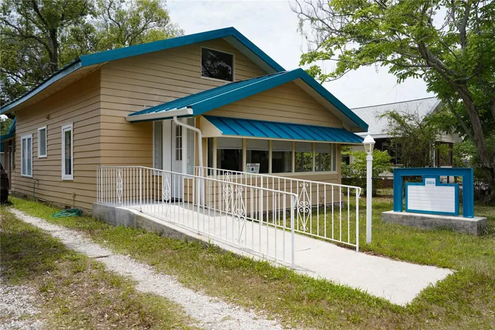 DeLand Commercial Building