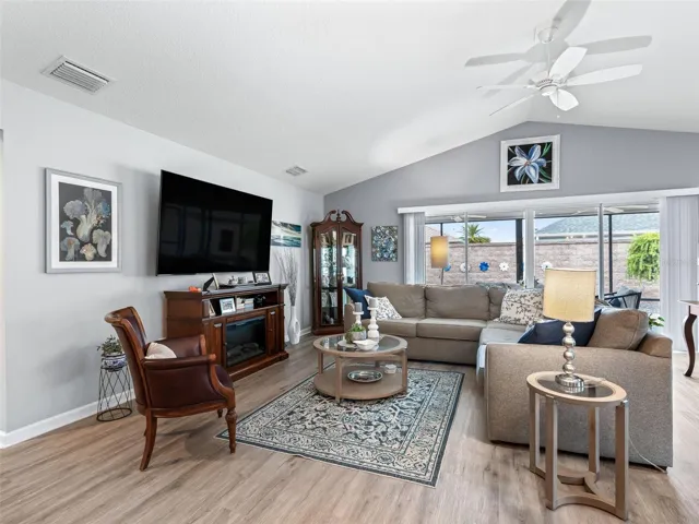 Spacious, comfortable living room.