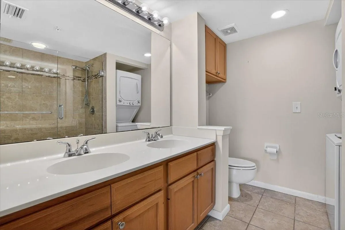 Primary ensuite with new laundry machines