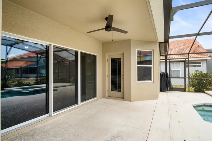 Spacious lanai for outdoor entertaining