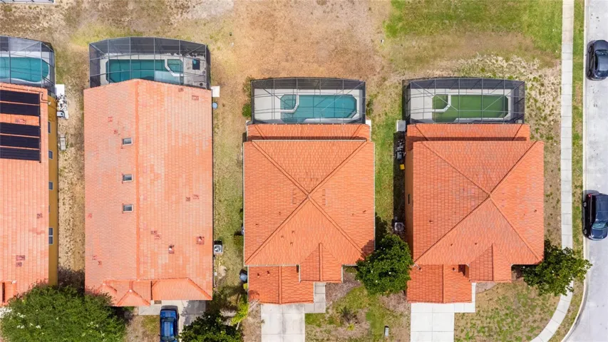Bird's eye view of the tile roof home