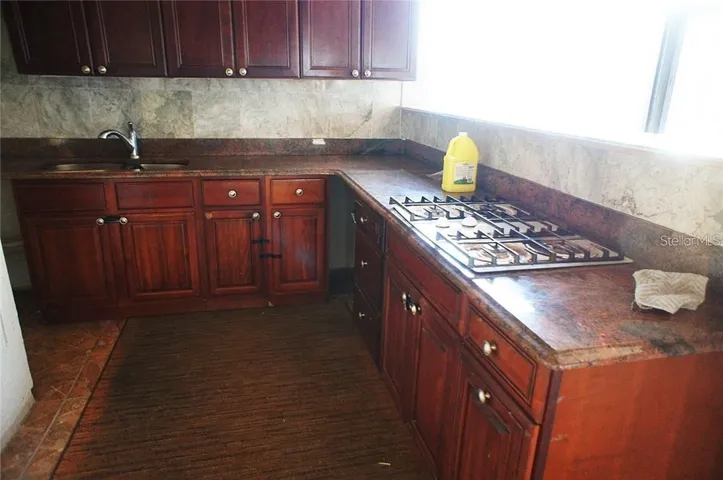 outdoor kitchen