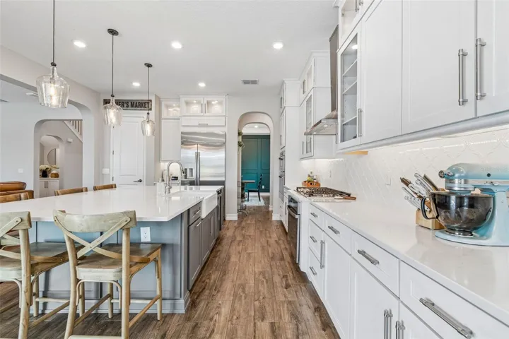 Oversized Island and Plenty of counter prep space