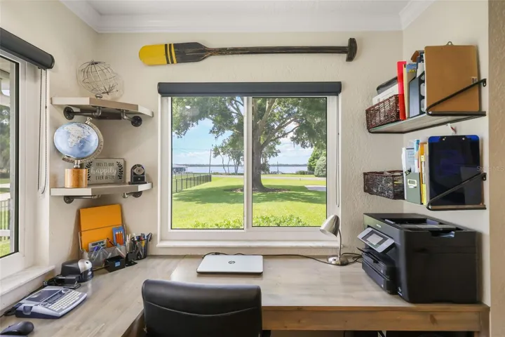 Lake view in Bedroom 2
