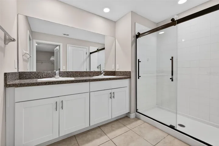 Primary En-Suite Bath