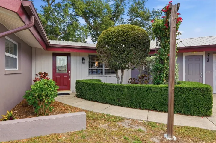 Venice Gardens Lakefront Home on .31 Acre Lot