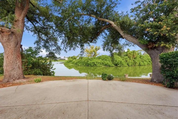 Venice Gardens Lakefront Home with Gorgeous Views
