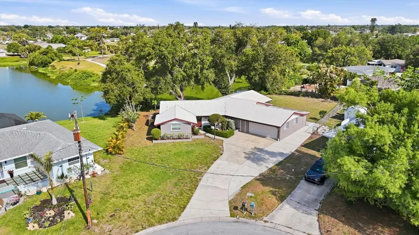 Venice Gardens Lakefront Home on .31 Acre Lot