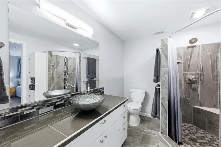 Venice Gardens Lakefront Home with Updated Bathrooms