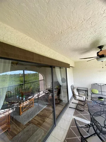 Rear lanai has a sun shade