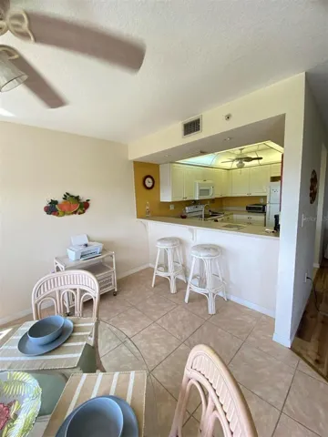Breakfast bar