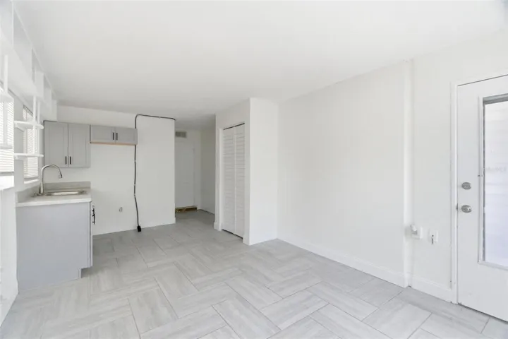 In-Law Studio living and dining