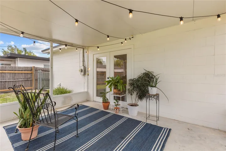 Screened-In Patio