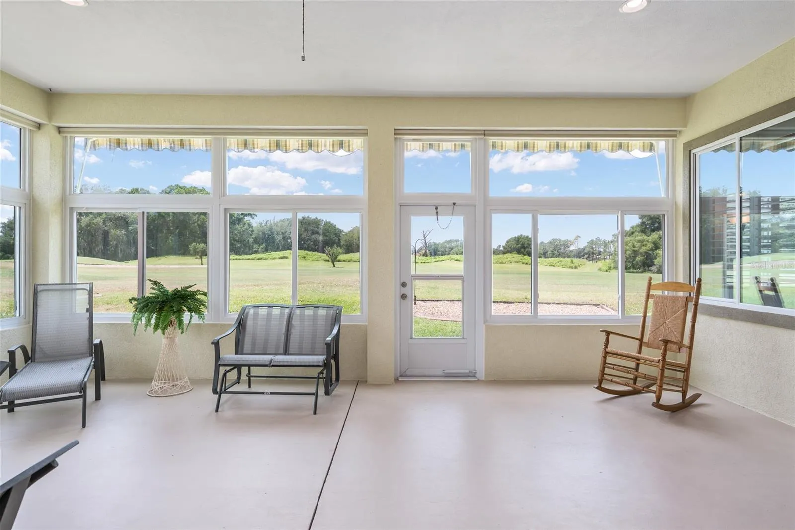 lanai staged