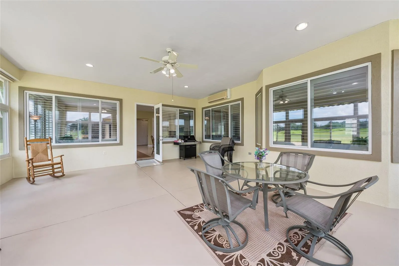 lanai staged