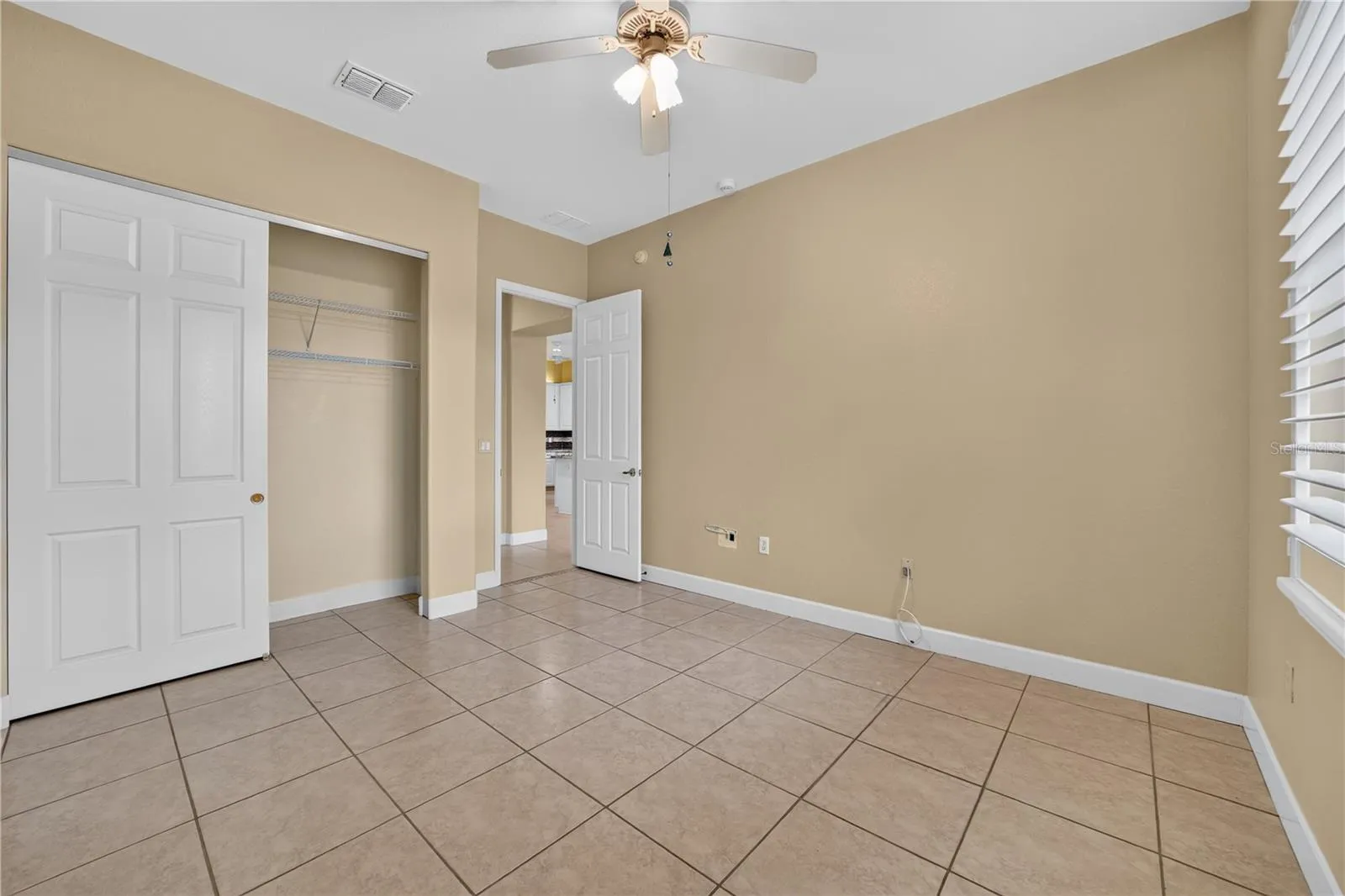 2nd bedroom