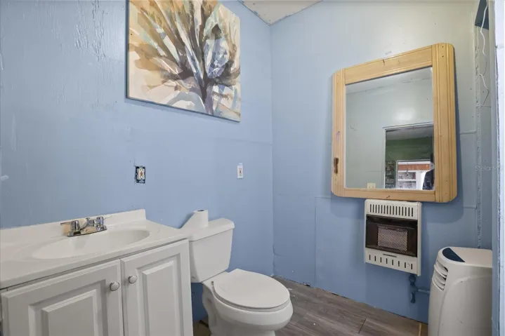 Unit 2 (Bathroom 2)