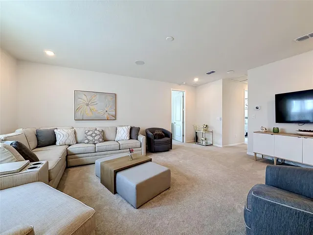 Spacious 2nd Floor Loft