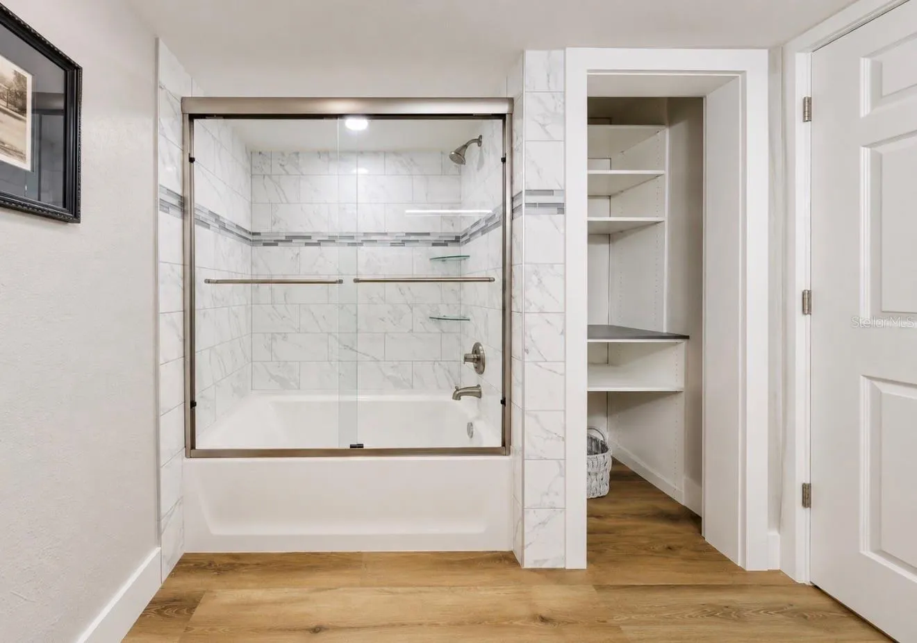 Tub shower combo, Linen Closet with Built Ins