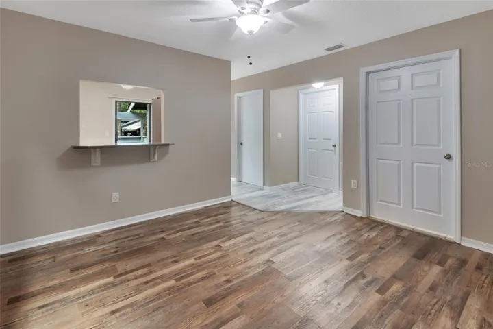 Dining room.