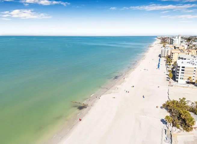Minutes to the beaches
