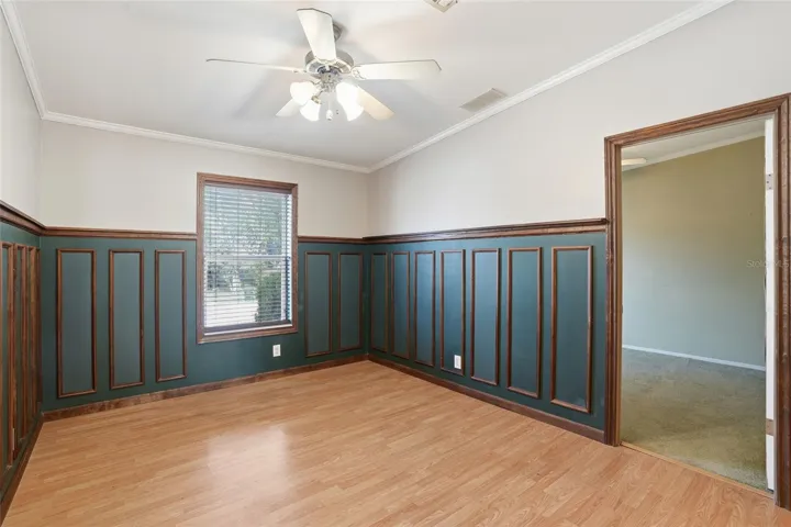 guest bedroom/den