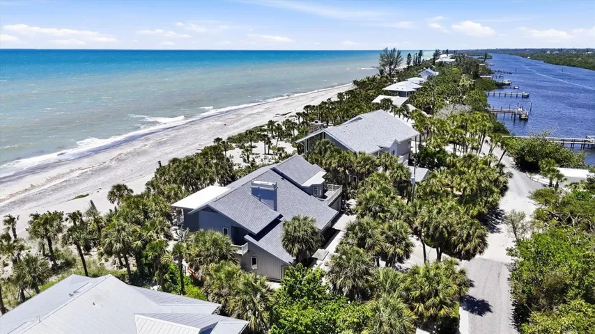 Captivating Gulf frontage