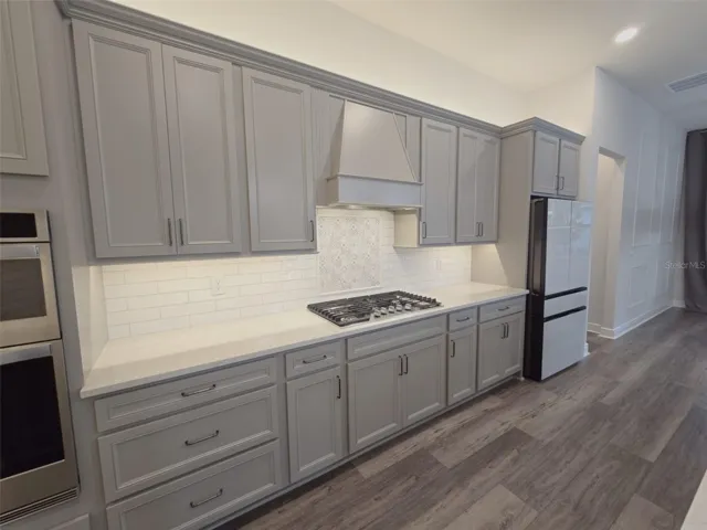 under cabinet lighting