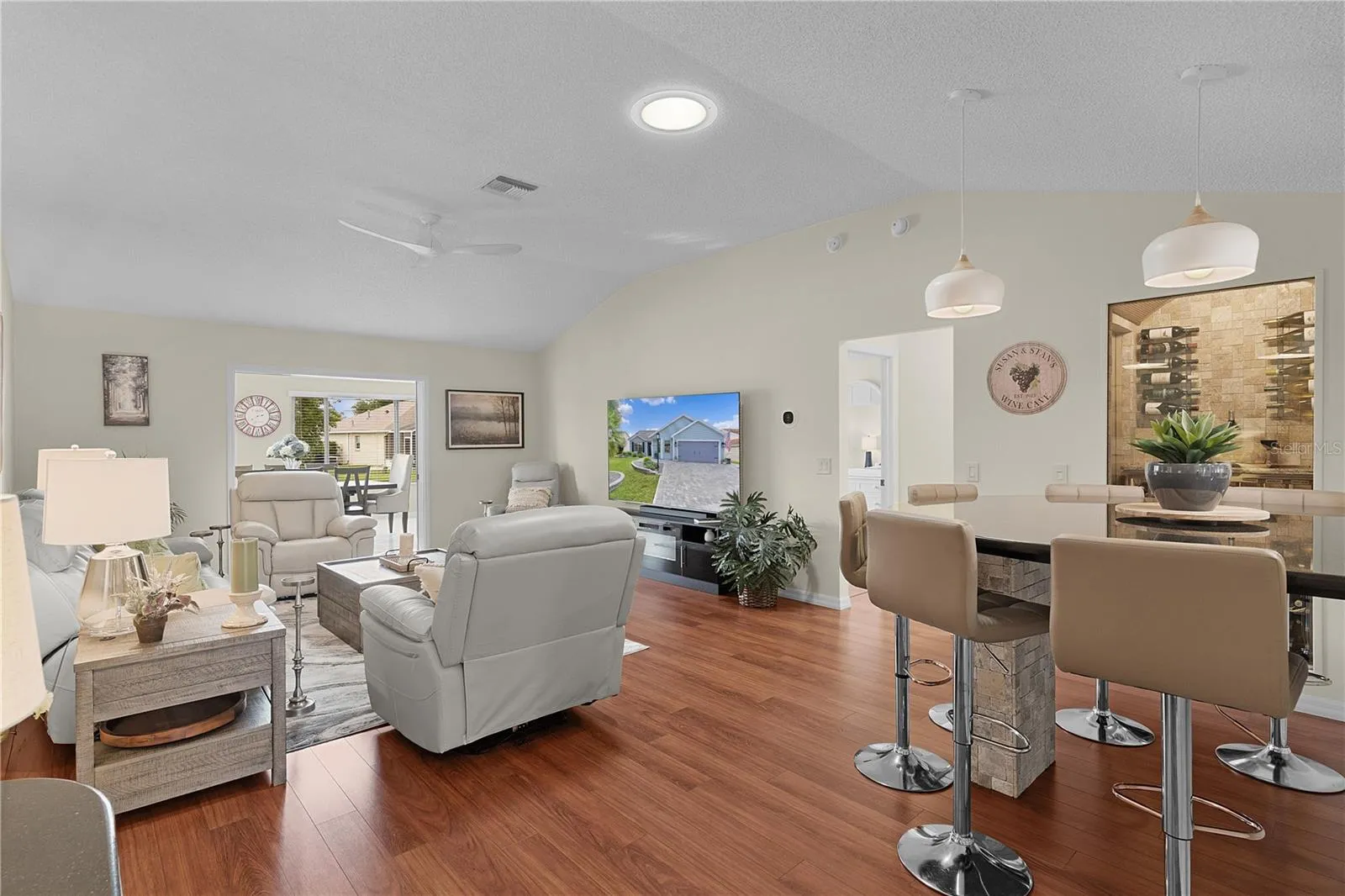 Entertaining area