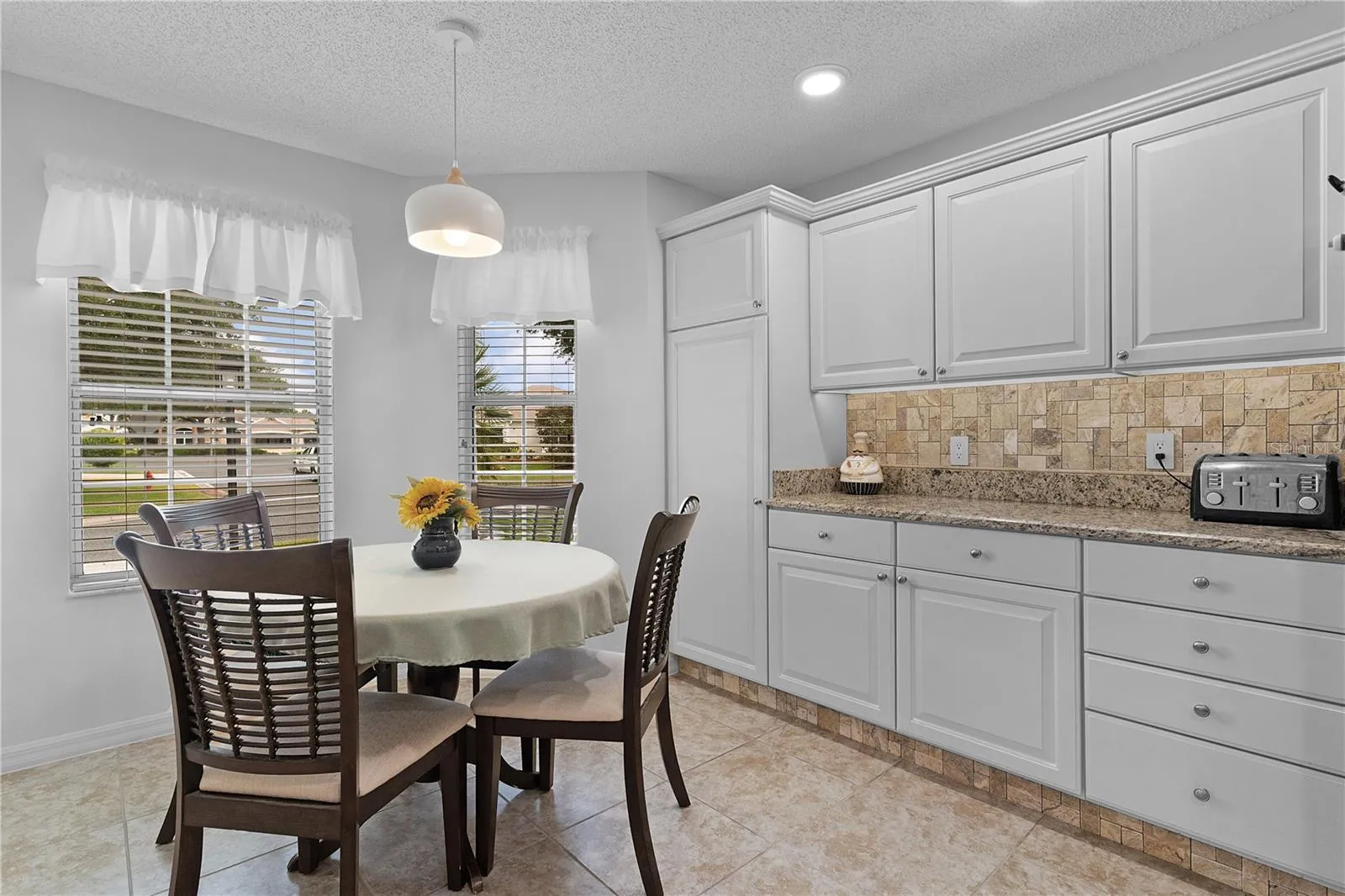 Eat In Area in Kitchen