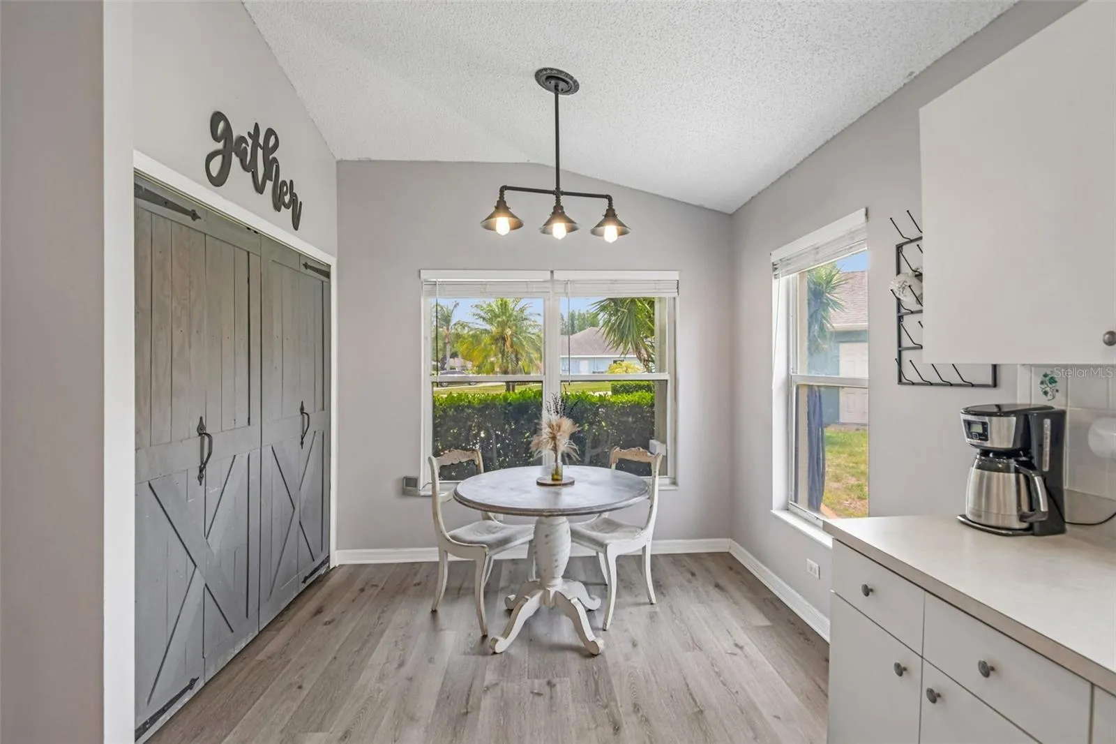 Eat-in kitchen and large pantry