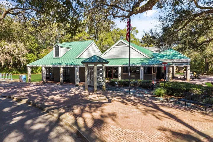 Maitland community park has pavilion, tennis , Racquet, basketball and fitness trail that runs along permieter of park.