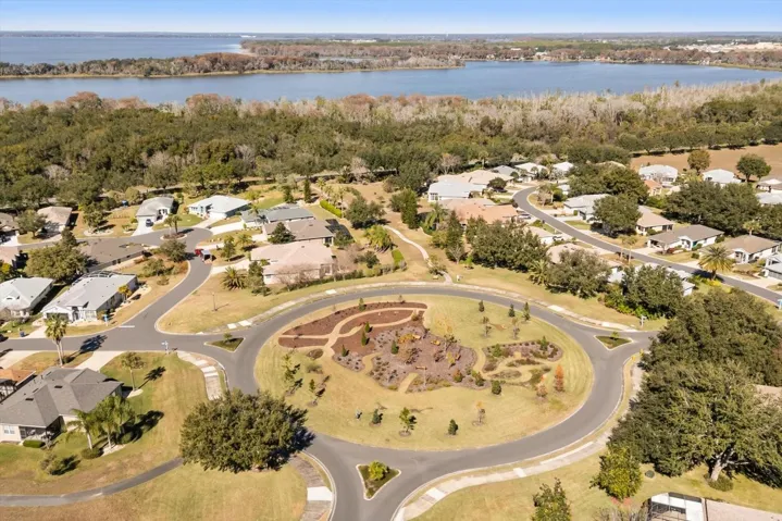 Aerial view of Royal Harbor highlighting its beautiful surroundings and proximity to Lake Harris.