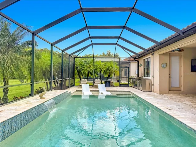 rear view of the caged pool