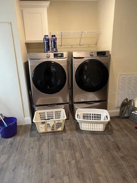 Wash/dryer negotiable