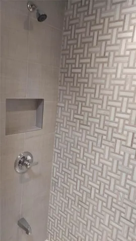 Den Shower
