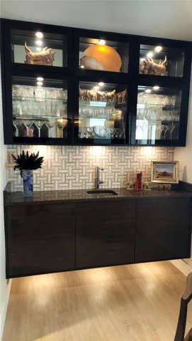 Den Wet Bar