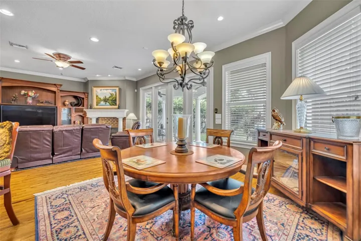 Casual Dining Area