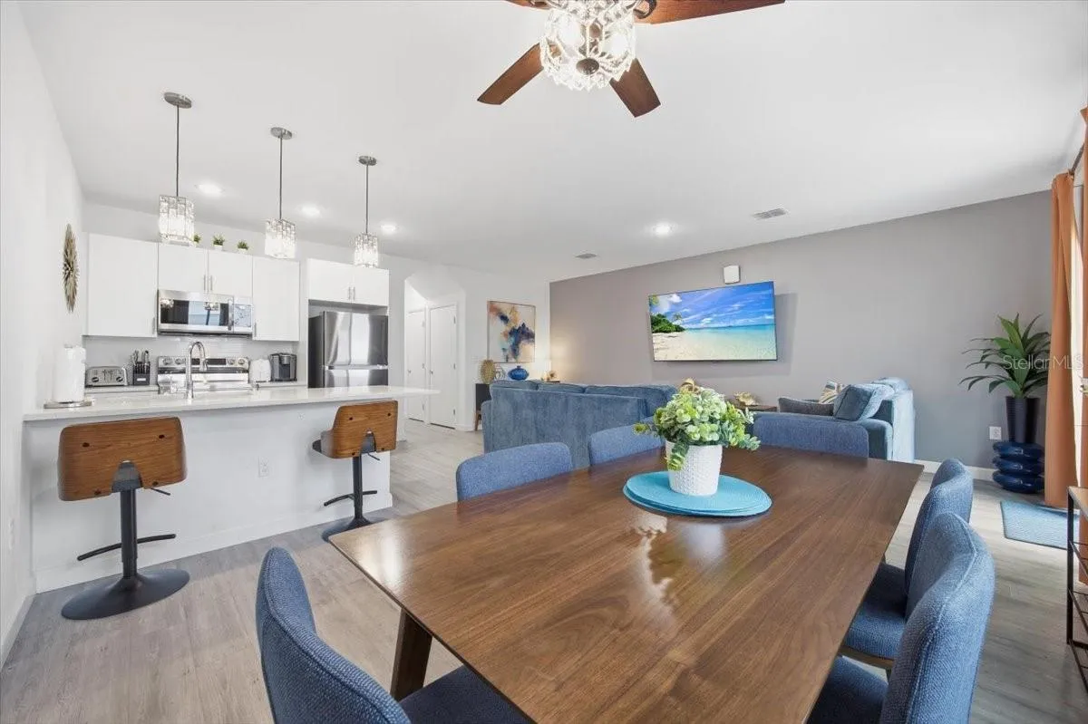 Dining area Open view
