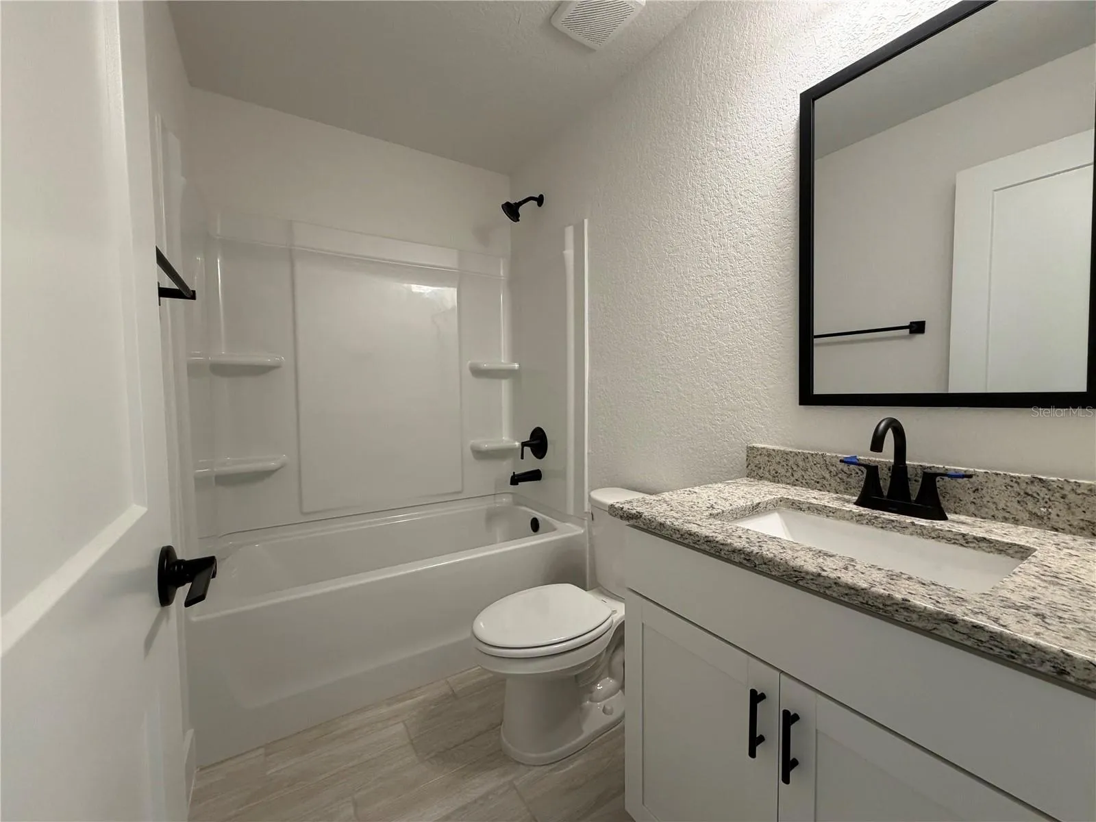 Guest bath.